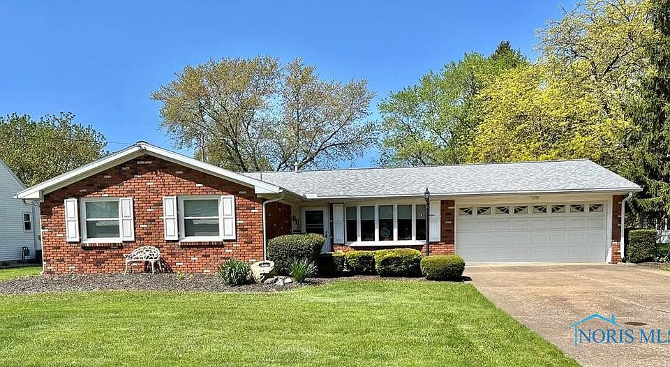 1st image of 808 Jackson Dr