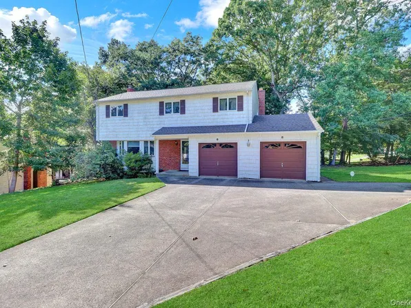 14 Morewood Drive, Smithtown, NY 11787