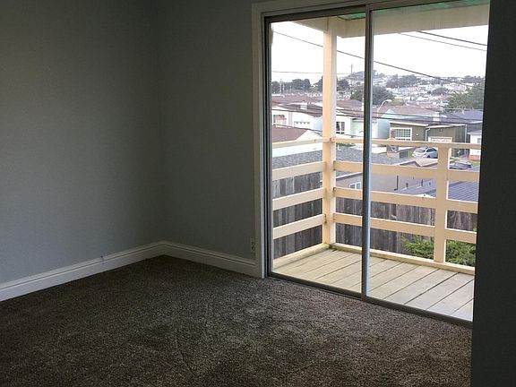 3rd image of 10 Southdale Ave
