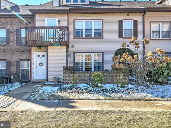 34 Dogwood Ln #C-5, Horsham, PA 19044