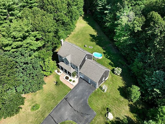 3rd image of 15 Hillside Ln