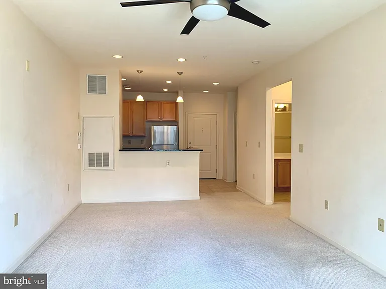 2655 Prosperity Ave #318 — Photo 17