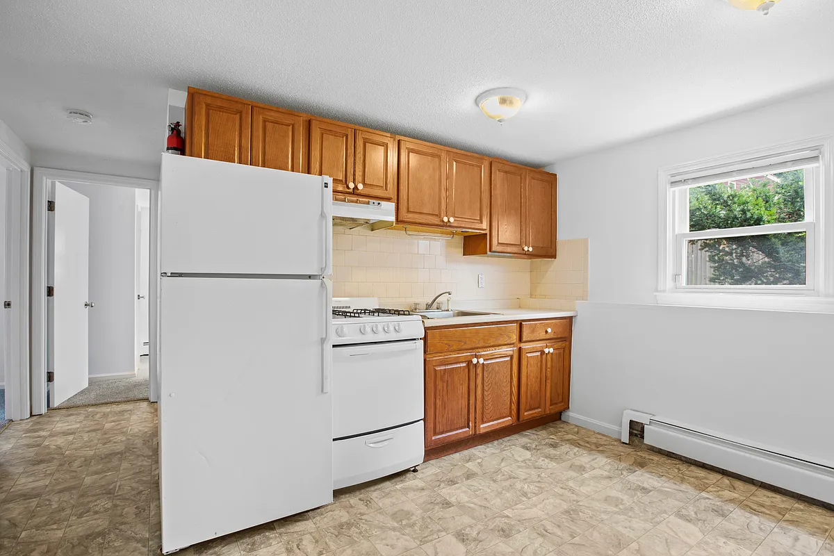 Building Photo - 21 Groton St #5