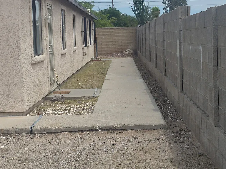 113 W Corona Rd #2 — Photo 26