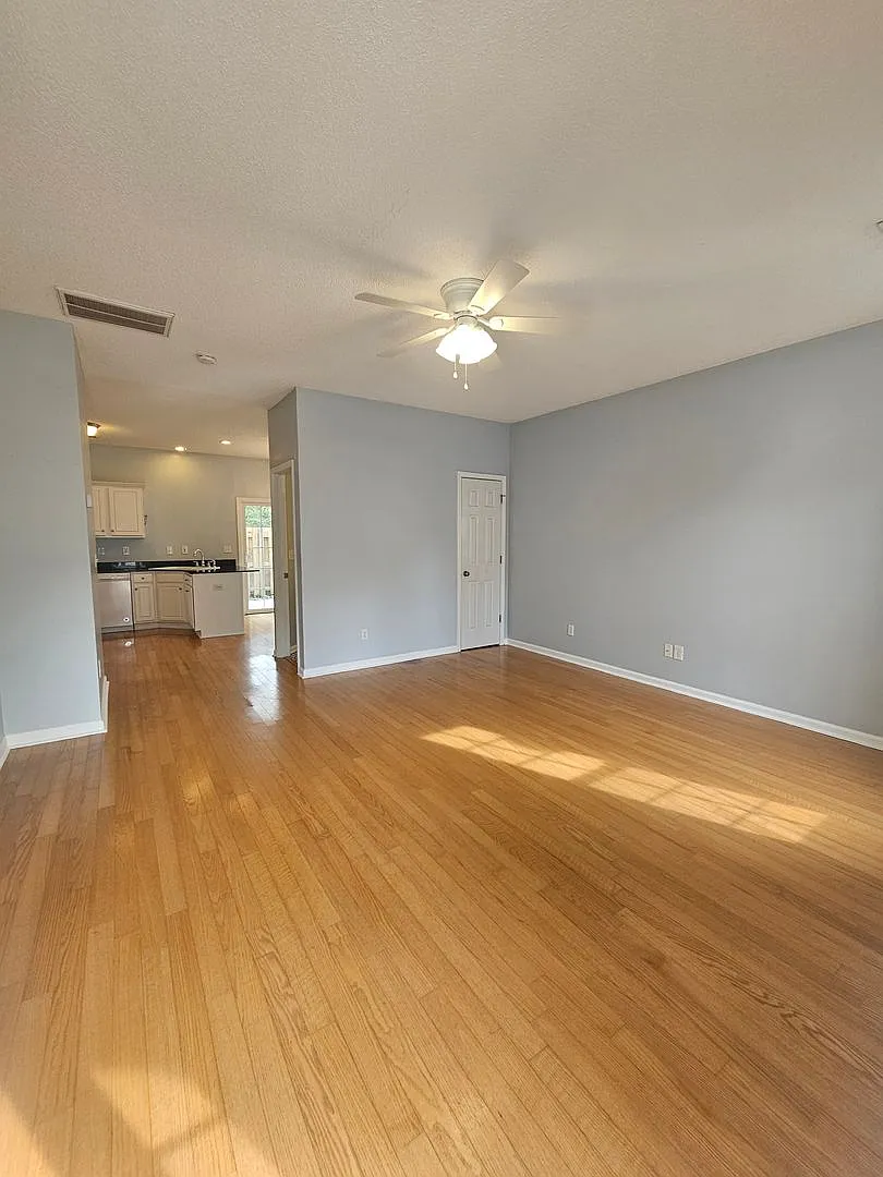 Building Photo - 104 Tuscany Ct