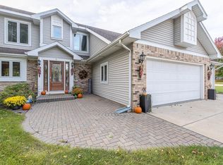 1026 Chapin Ln, Stoughton, WI 53589