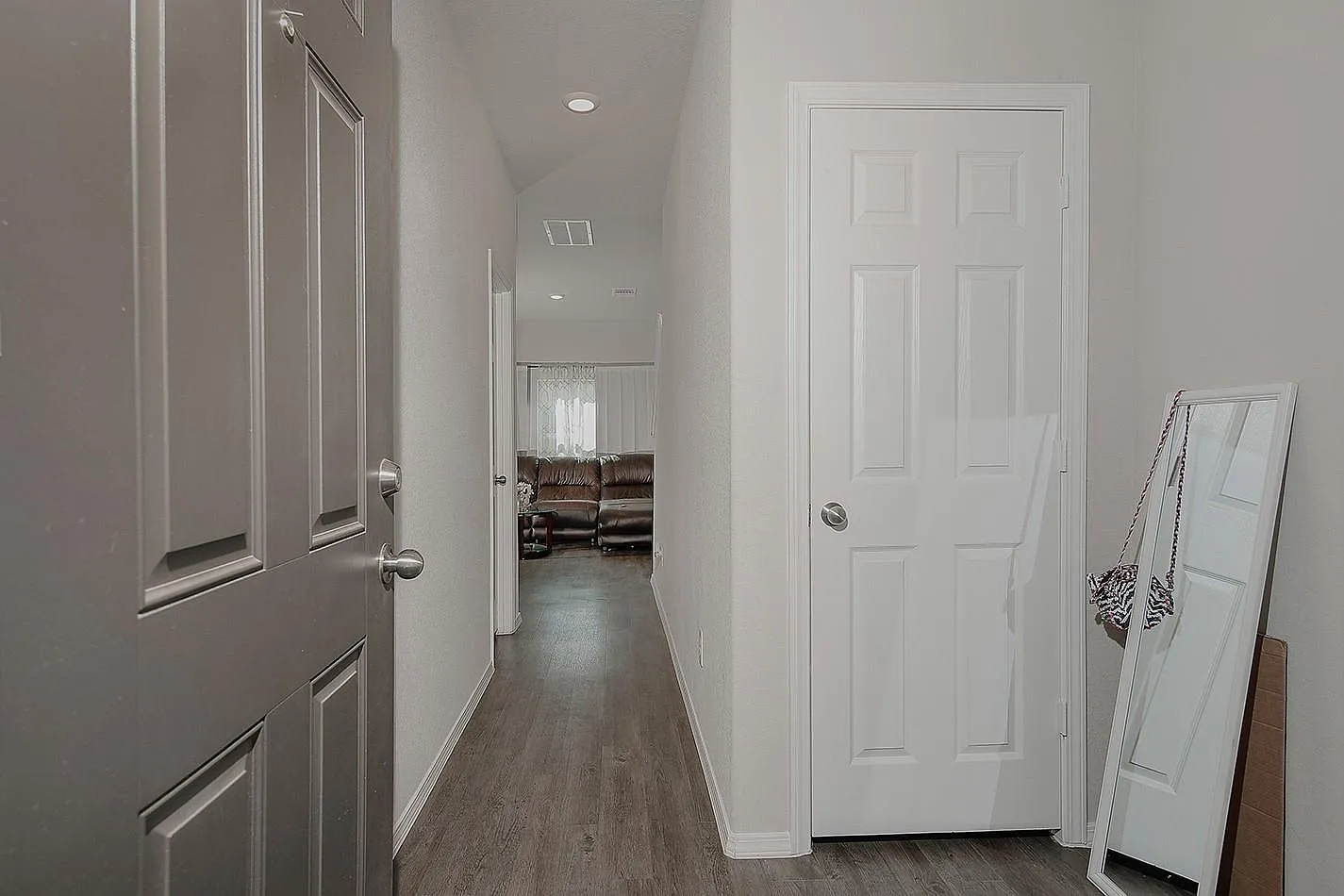 3 bed, 2.5 bath, 1859 sqft, $1,900 — Photo 3