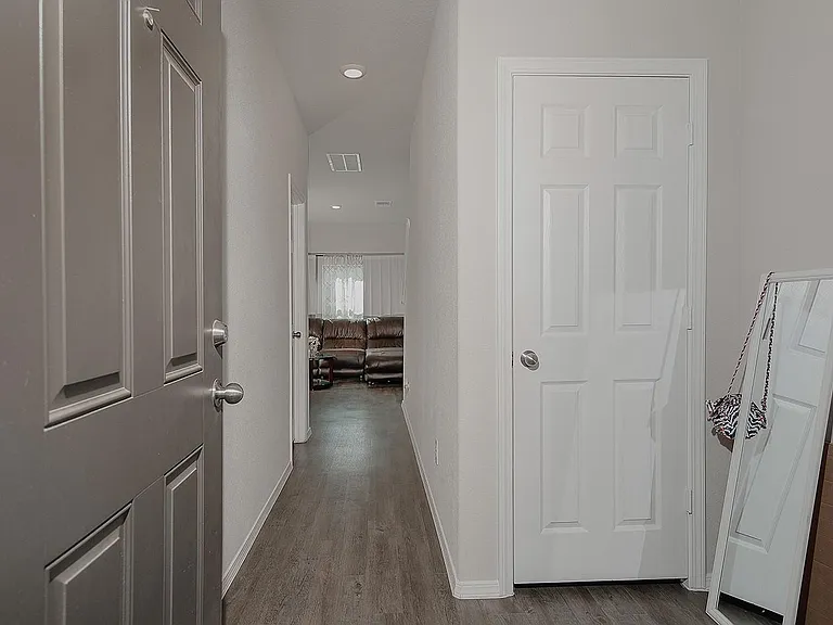 1822 Brushy Cedar Dr — Photo 3