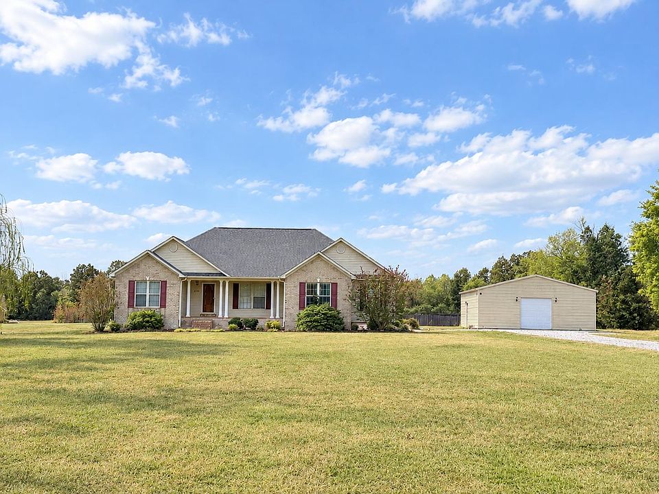 1st image of 115 Twelve Oaks Dr