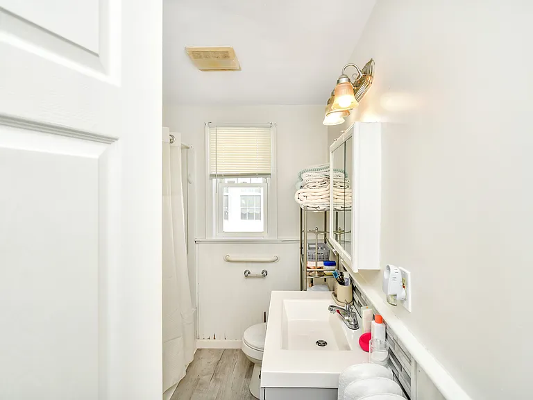 28 Radcliffe Ave #1 — Photo 9