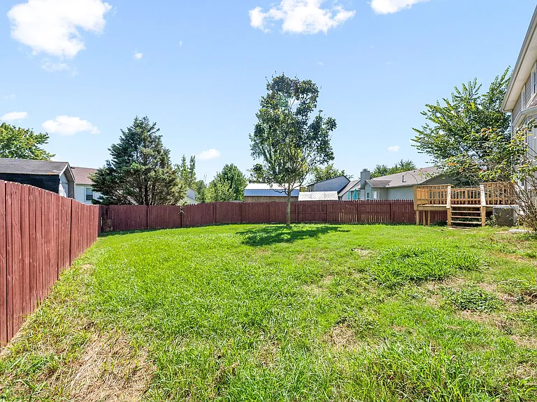 830 Iris Ln — Photo 30
