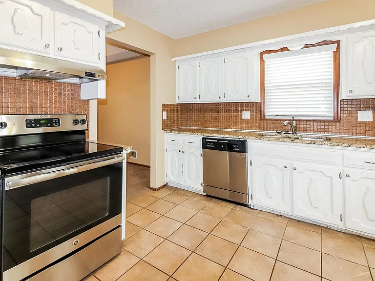 1466603_021_kitchen_13228900.jpg