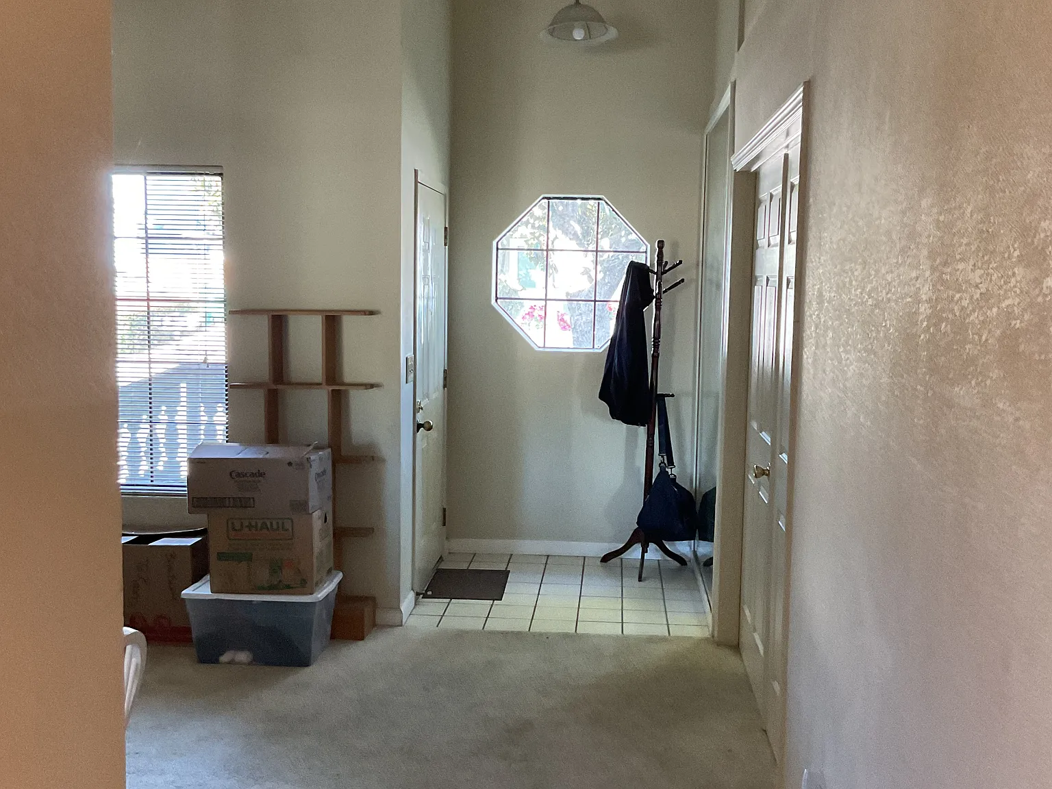 5 bed, 3.5 bath, 1982 sqft, $4,090 — Photo 4