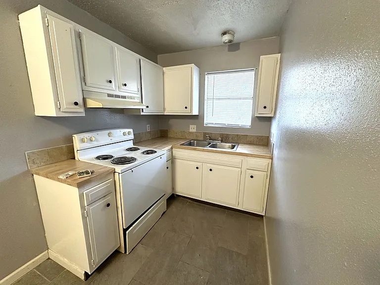 Manya Point Apartments — Photo 15