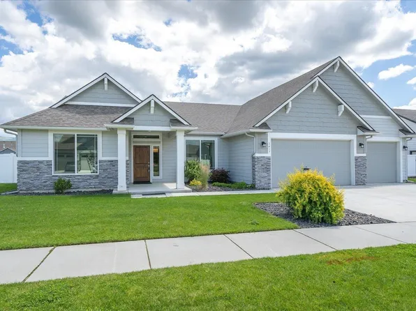 1417 S Colonial Dr, Greenacres, WA 99016