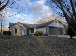 9122 N Clover Ln, Rome City, IN 46784