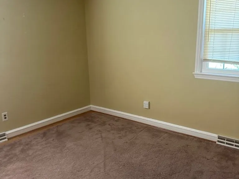 705 Ashford Rd — Photo 25