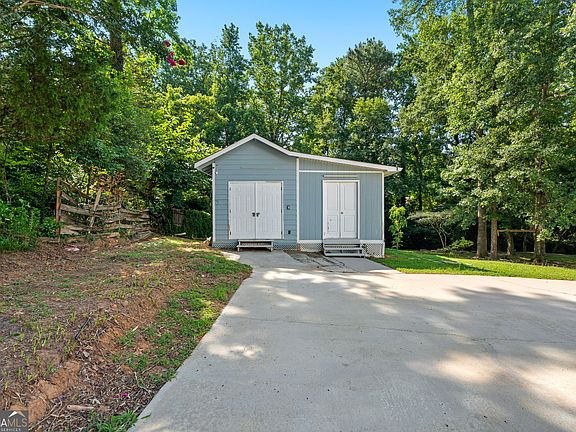 5th image of 7326 Leland Ln