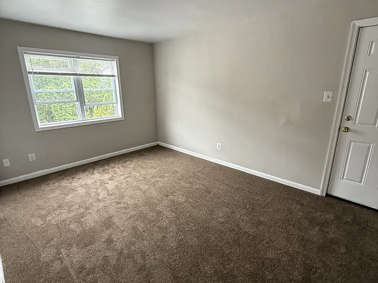 29 Beverly Ave — Photo 8