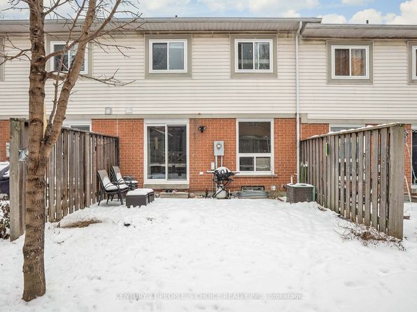 5659 Glen Erin Dr #31, Mississauga, ON L5M 5P2