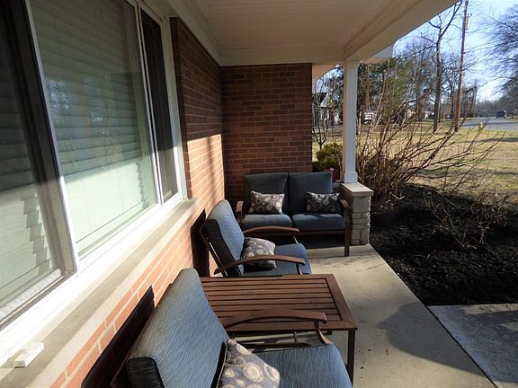2nd image of 10044 Lakepark Dr