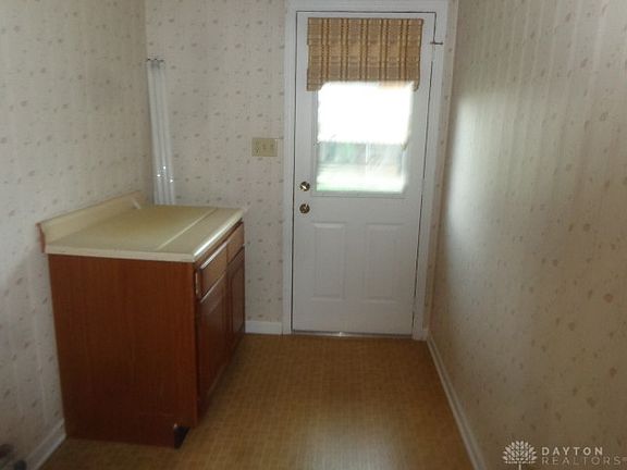 4th image of 529 Cedarwood Ct