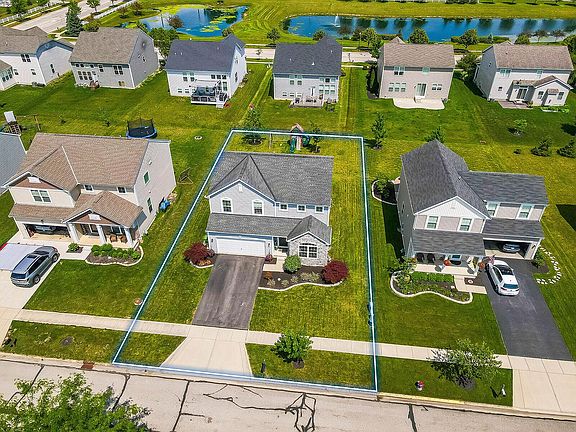 3rd image of 2060 Belmont Dr