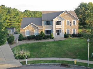 7 Cobblewood Ct, Phillipsburg, NJ 08865