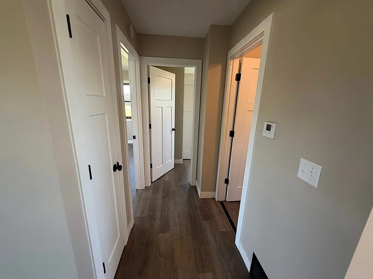 652 W Macarthur Ave — Photo 9
