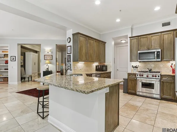 990 Stanford Ave APT 222, Baton Rouge, LA 70808