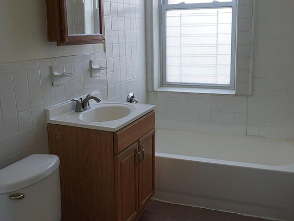 3rd image of 10 S Grove St #2BR