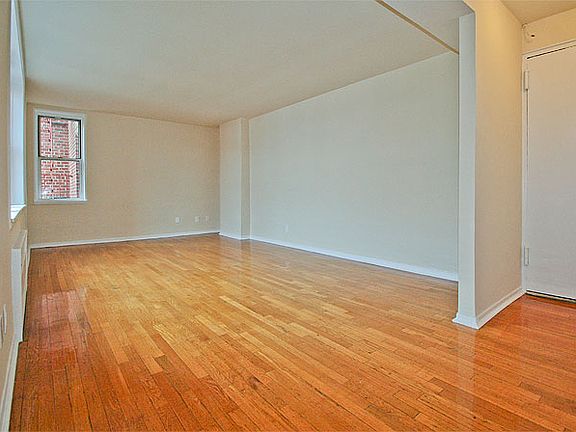 5th image of 22410 Jamaica Ave APT 2d