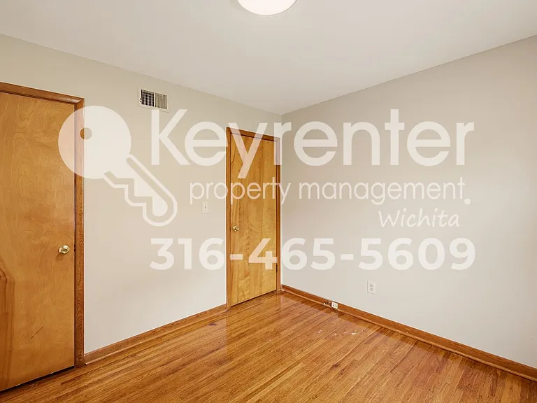 2060 S Euclid St — Photo 17