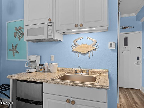 5th image of 602 W Fort Macon Road #115