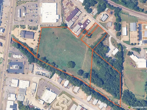 Carnation St, Tupelo, MS 38804