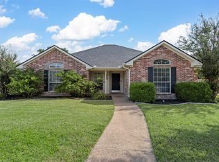 952 Cheyenne Trl, Hewitt, TX 76643