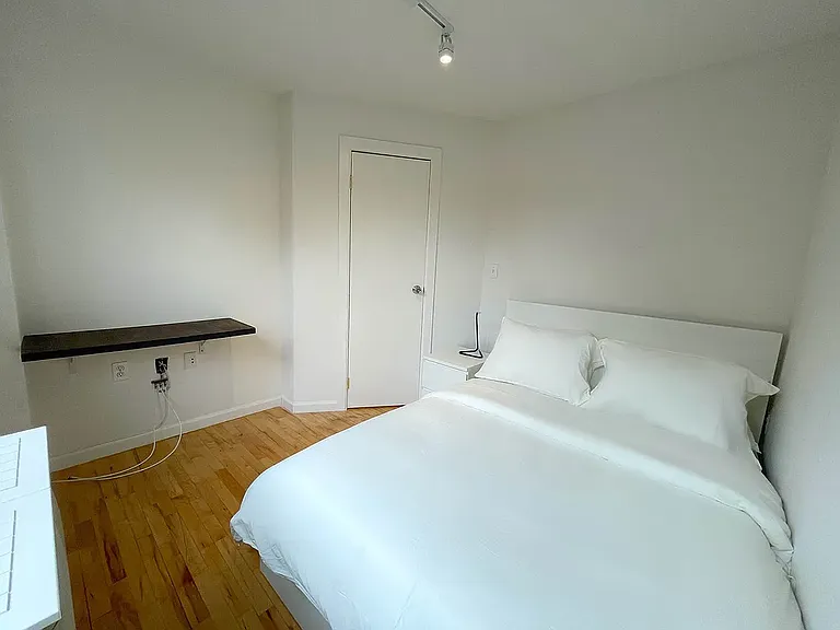 49 Ludlow St #5B — Photo 6
