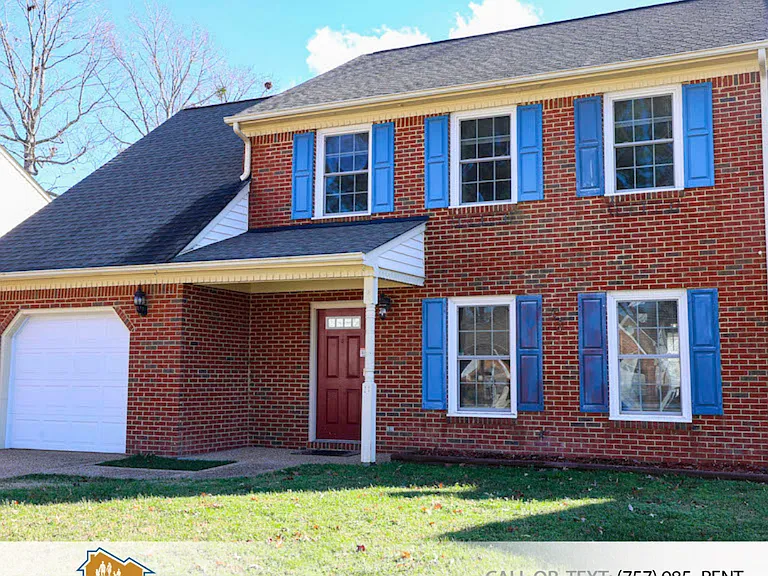 938 Churchill Ln — Photo 2