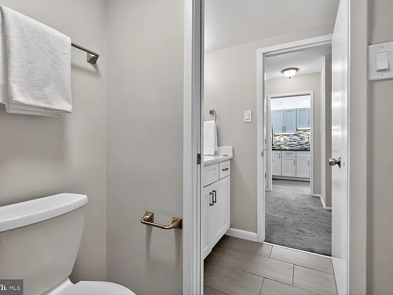 4515 Willard Ave #1112S — Photo 9