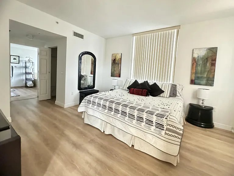 888 S Douglas Rd #1015 — Photo 12