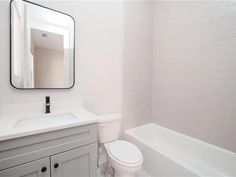 606 Glenwood Pl SE #A — Photo 3