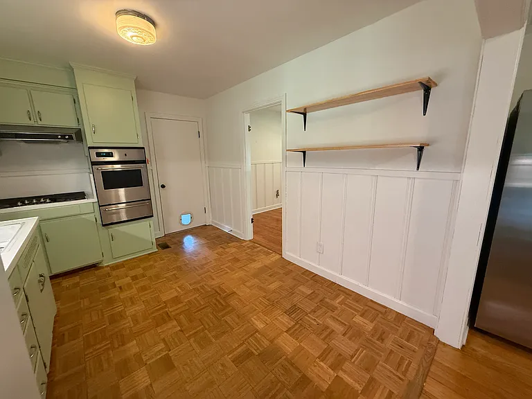 1007 Fowler St — Photo 8