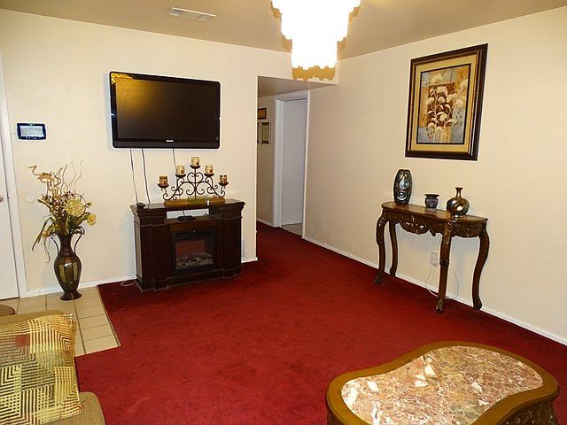 1st image of 813 Canyon Dr