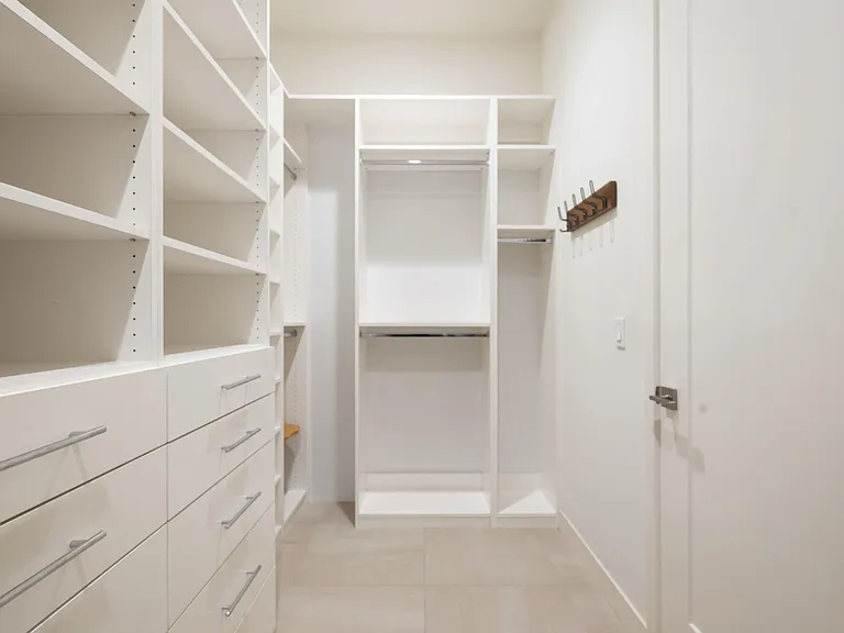 2802 Retreat Cir — Photo 16