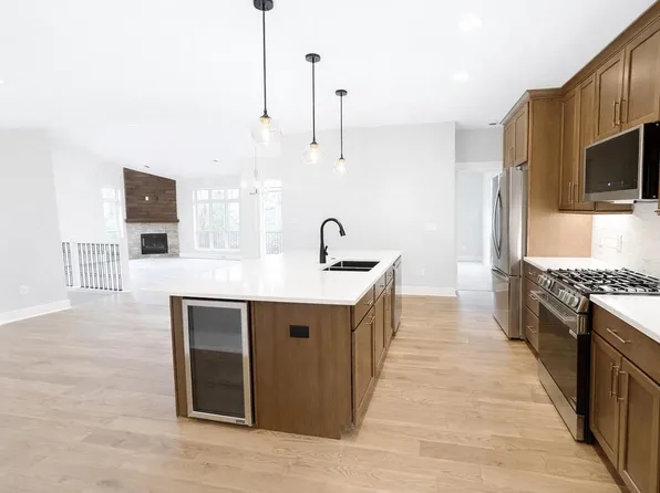 W389N7108 Pennsylvania STREET, Oconomowoc, WI 53066