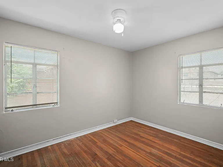 3125 Van Buren Ave — Photo 23