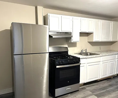 425 Highland Ave Photo 1