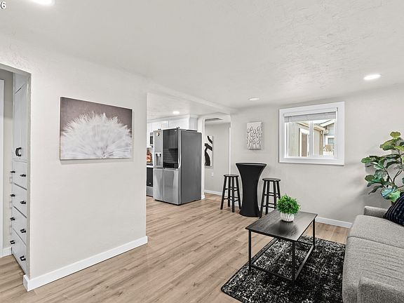 5th image of 1865 Scott Rd