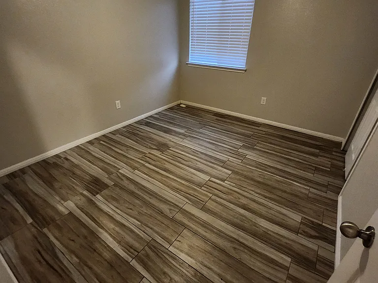 18519 Bandelier Dr — Photo 16