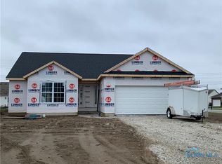 3713 Lily Dr, Oregon, OH 43616